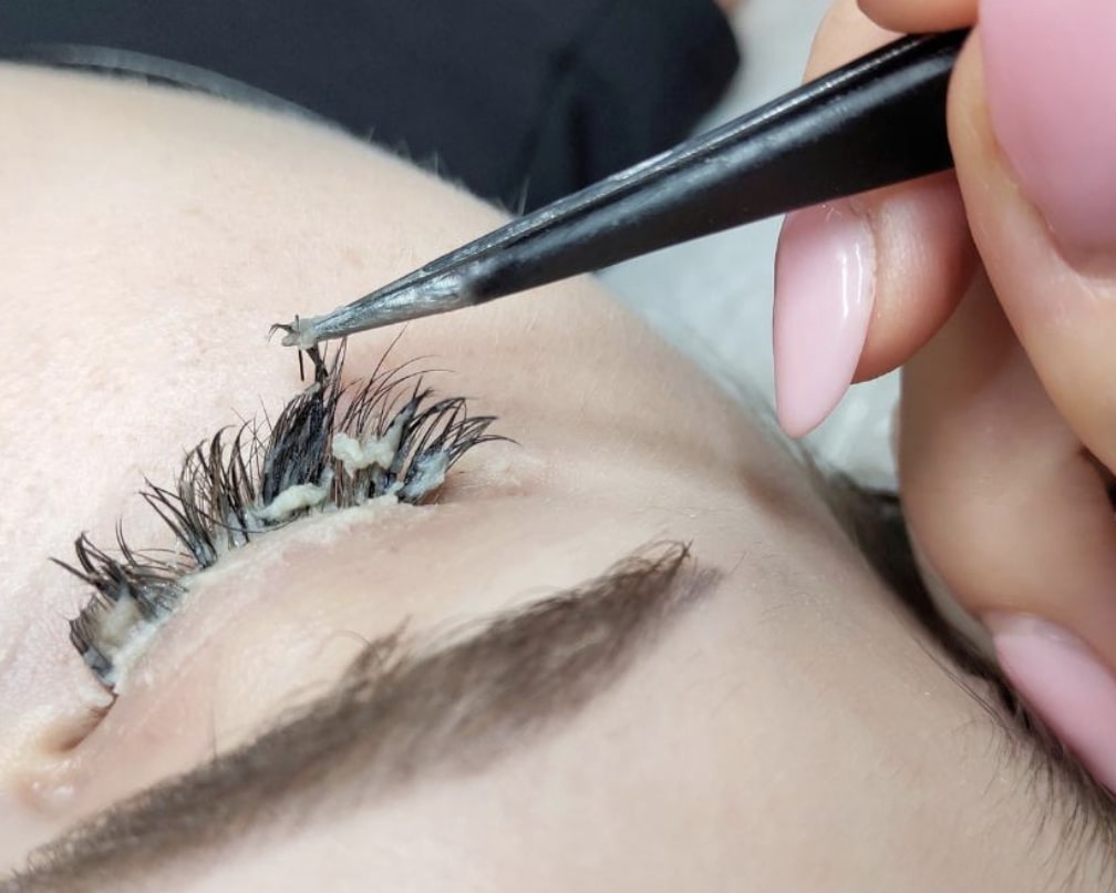 the-essential-lash-extension-supplies-you-need-to-get-started-11